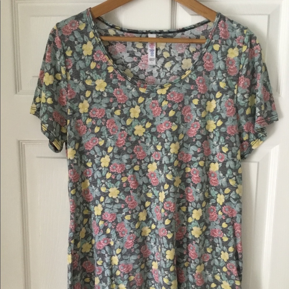 LuLaRoe classic tee